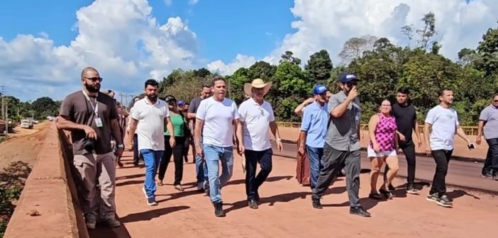 DNIT e representantes do legislativo fazem visita técnica no bairro Leitoso